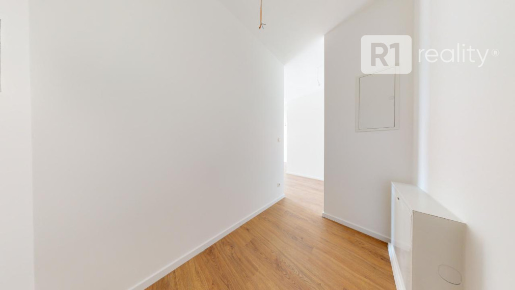 BlueWave 2-izbový byt B34 / ŠTANDARD + KUCHYŇA + KLÍMA + EL: ŽALUZIE / Banka-Piešťany