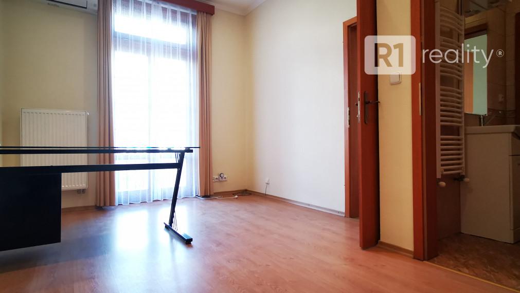 PNBusiness7 Kancelársky priestor NA PRENÁJOM / Centrum Piešťany