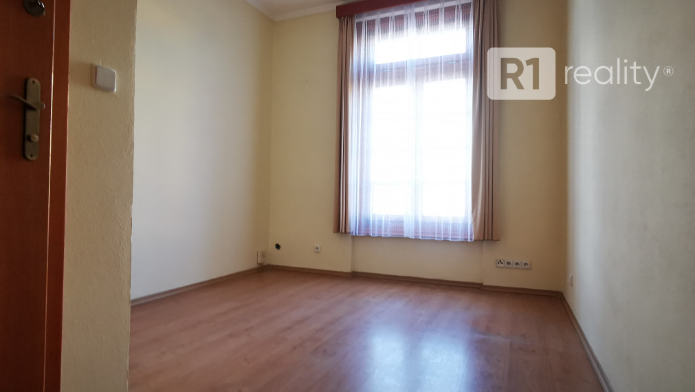 PNBusiness7 Kancelársky priestor NA PRENÁJOM / Centrum Piešťany