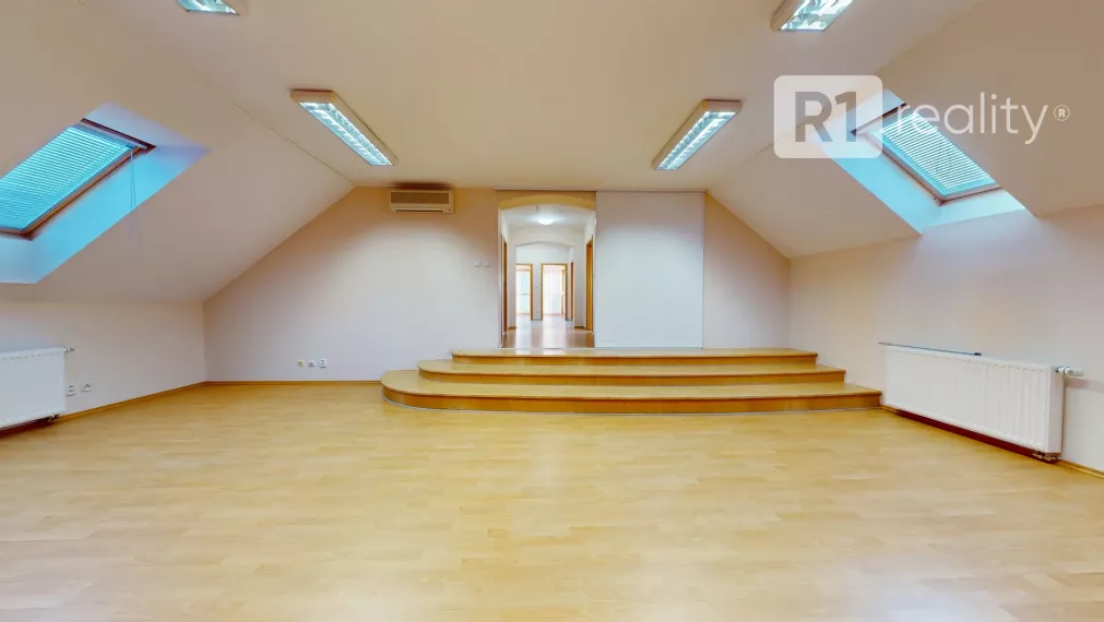 Lukratívna 7 izb. nehnuteľnosť / SUPER NA SÍDLO FIRMY & BÝVANIE / Piešťany