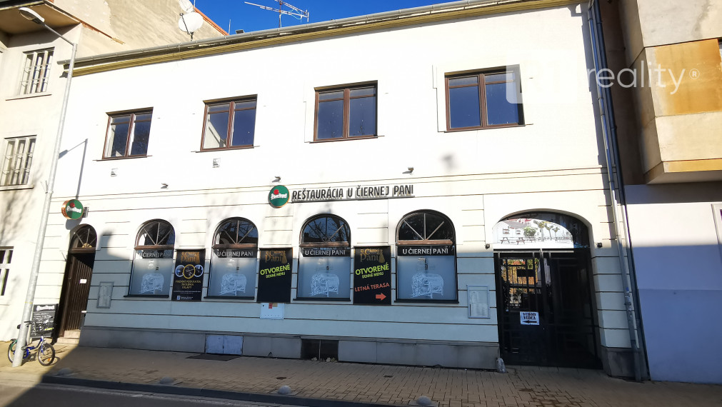 Lukratívna budova "Hubacsek" v centre mesta Piešťany