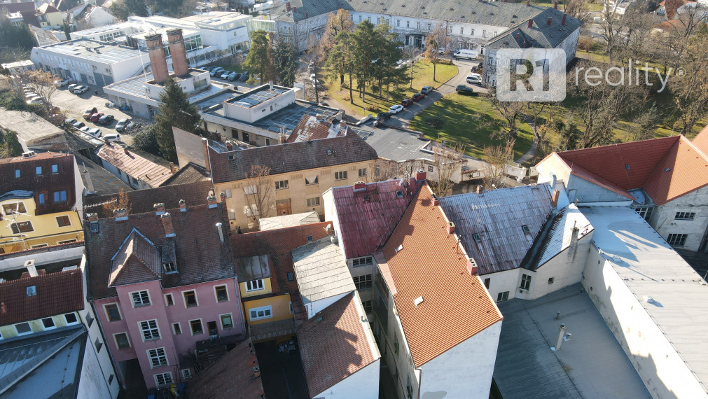 Lukratívna budova "Hubacsek" v centre mesta Piešťany