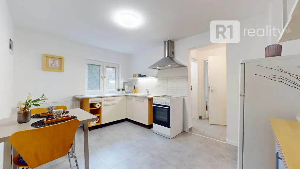 Na prenájom pekný 3 izbový byt v rodinnom dome so záhradou, 72 m2 / Banka