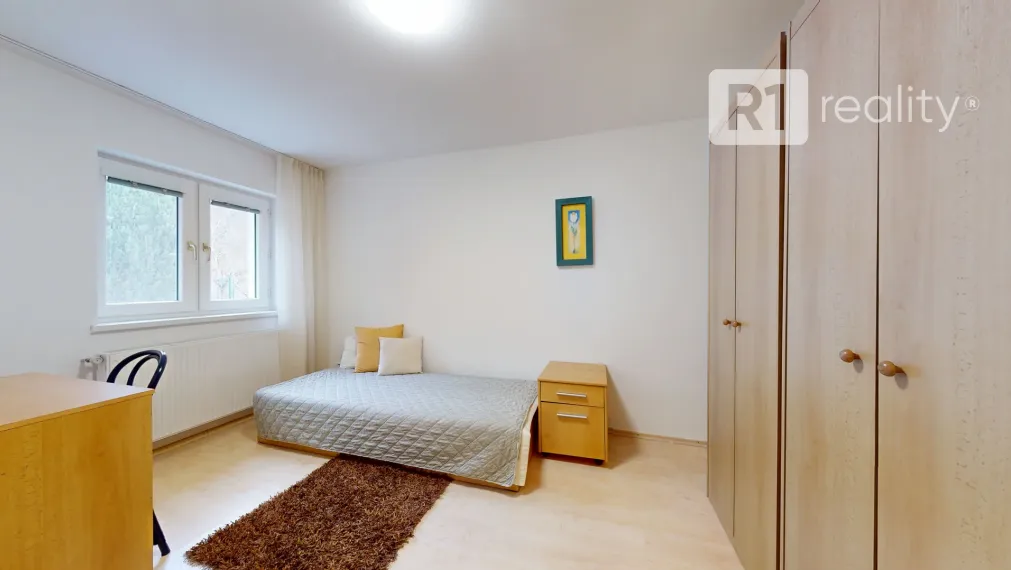 Na prenájom pekný 3 izbový byt v rodinnom dome so záhradou, 72 m2 / Banka