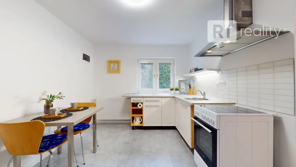 Na prenájom pekný 3 izbový byt v rodinnom dome so záhradou, 72 m2 / Banka