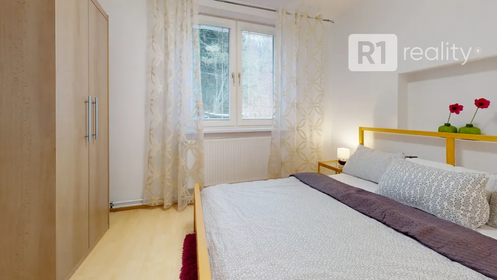 Na prenájom pekný 3 izbový byt v rodinnom dome so záhradou, 72 m2 / Banka