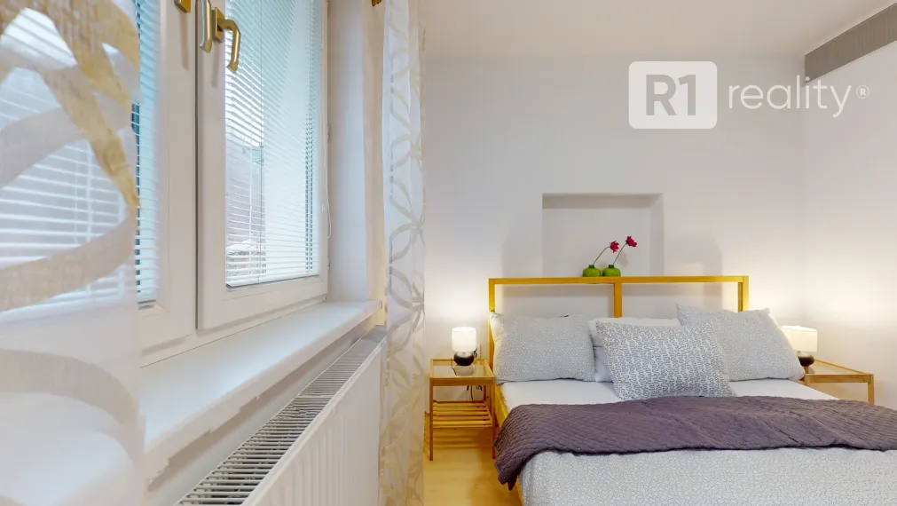 Na prenájom pekný 3 izbový byt v rodinnom dome so záhradou, 72 m2 / Banka