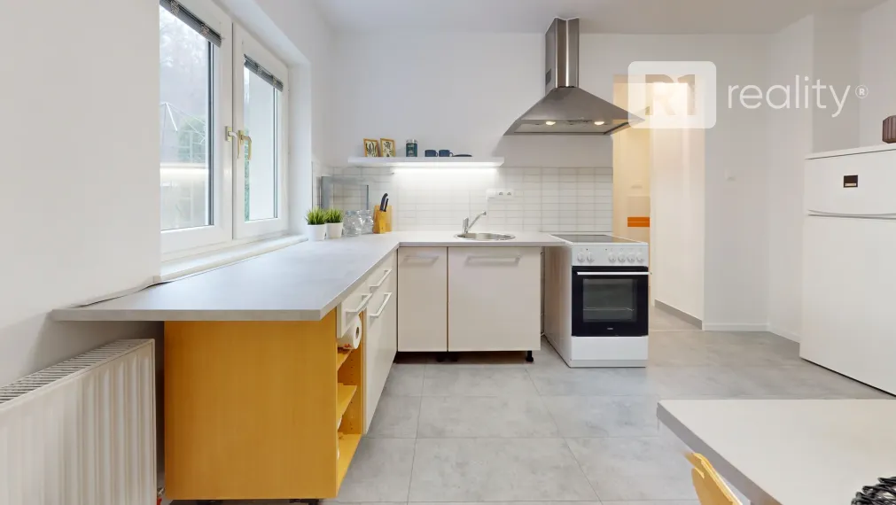 Na prenájom pekný 3 izbový byt v rodinnom dome so záhradou, 72 m2 / Banka