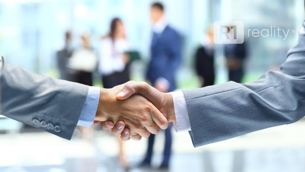 Veľký obchodno kancelársky priestor / 160 m2+ možnosť 3 x parking / Piešťany