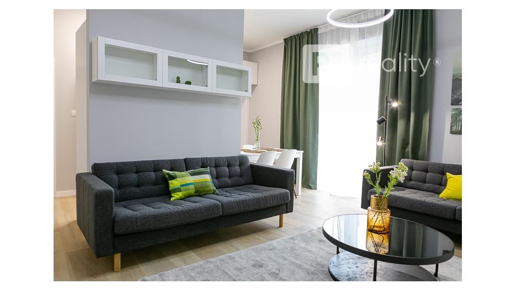 Jedinečný 3 izbový byt 64 m2+ 8 m2 balkóny + parking, Piešťany-centrum