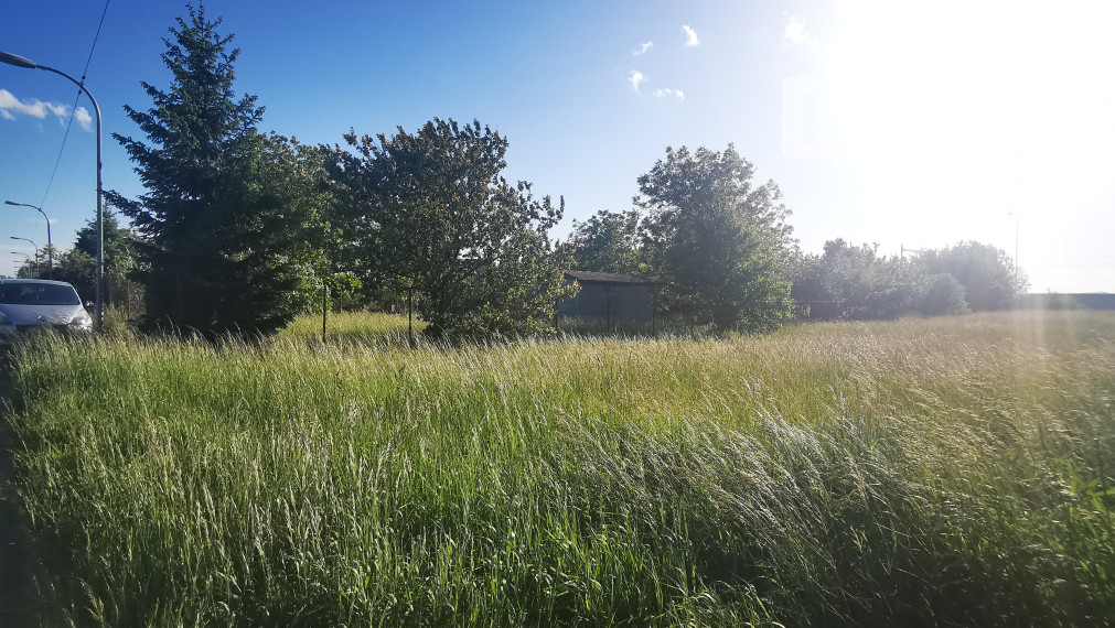 NA PREDAJ POZEMOK /1205 m2/ HORNÁ STREDA
