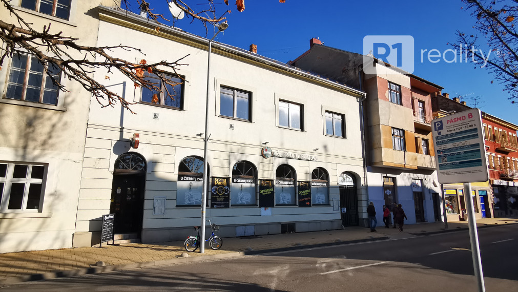 JEDINEČNÁ INVESTÍCIA "Hubacsek" Teplická /pozemok 1302 m2/ centrum Piešťany