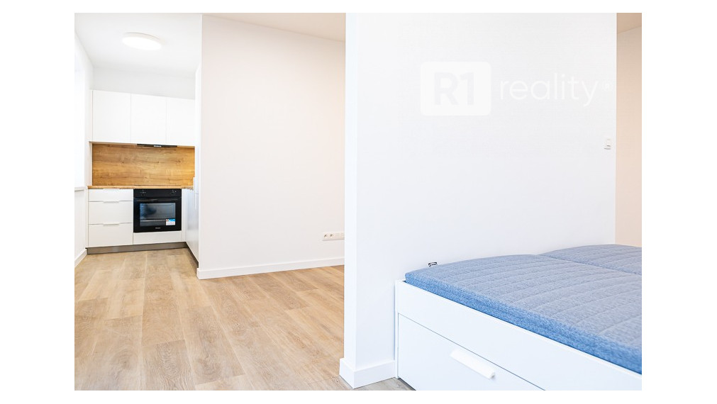 Nový 1 izbový byt 37 m2+ 4 m2 balkón, výťah + parking, Piešťany-centrum
