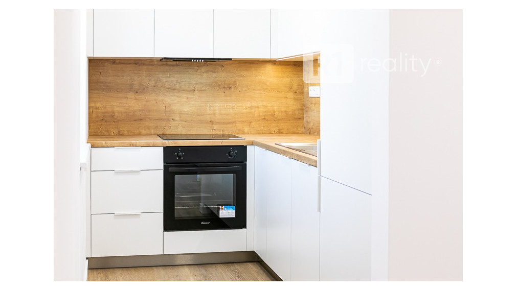 Nový 1 izbový byt 37 m2+ 4 m2 balkón, výťah + parking, Piešťany-centrum