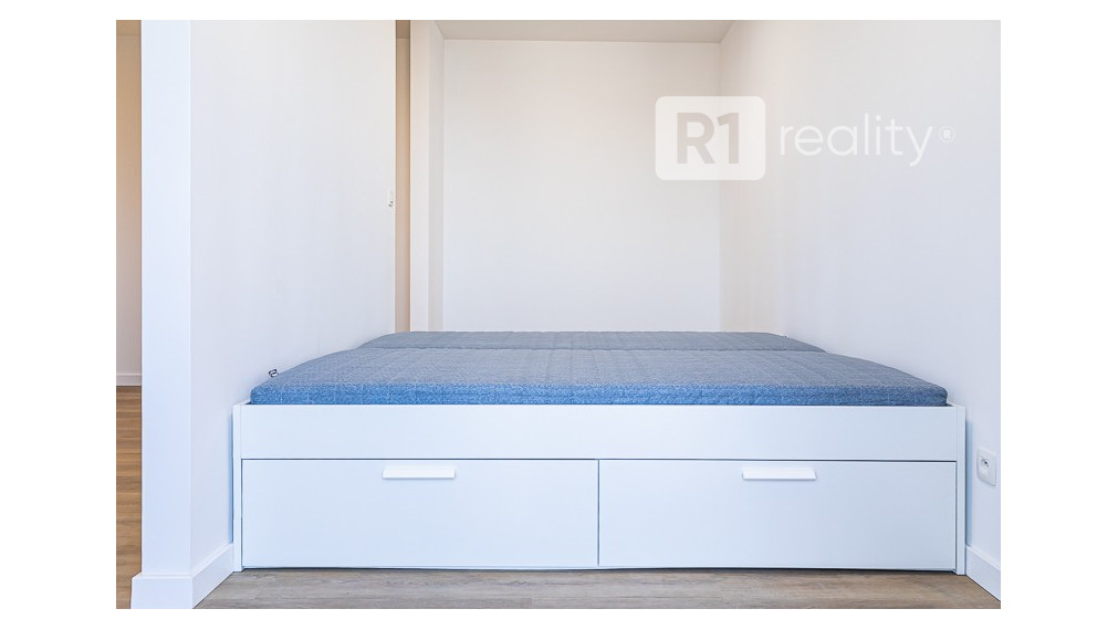 Nový 1 izbový byt 37 m2+ 4 m2 balkón, výťah + parking, Piešťany-centrum