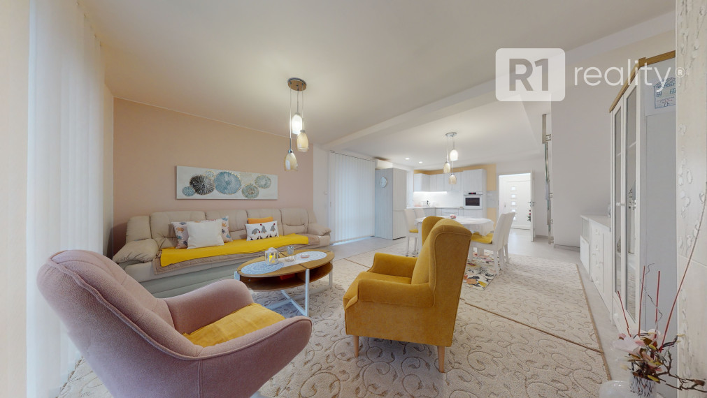 Komfortné 4 izbové bývanie s vlastným pozemkom/dvorom 229 m2 / Banka / SPA Piešťany