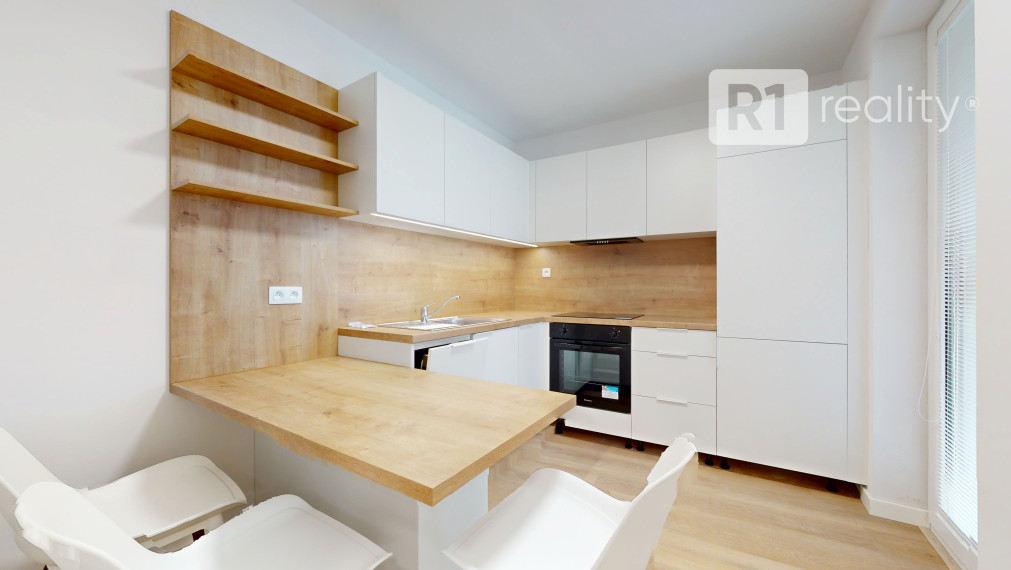 Jedinečný 2 izbový byt 53,2 m2+ 11 m2 terasa + parking, Piešťany-centrum