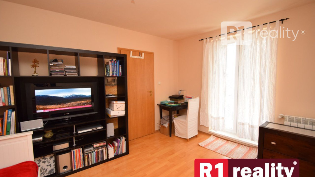 Na prenájom kompletne zariadený 1 izbový byt, 55 m2, Teplická ul. Piešťany