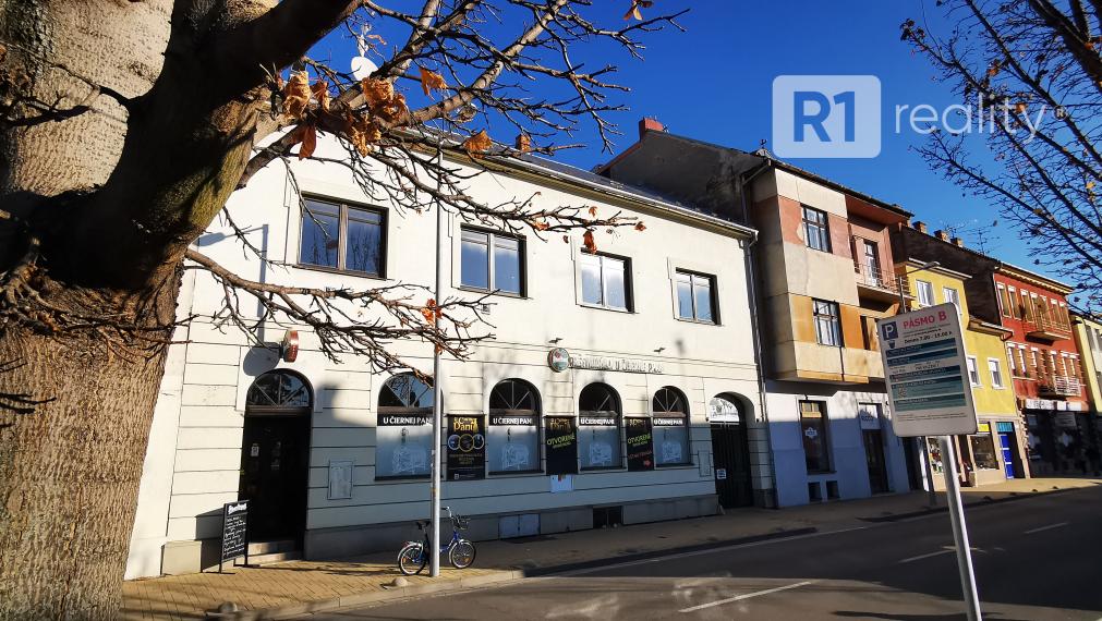 JEDINEČNÁ INVESTÍCIA "Hubacsek" Teplická /pozemok 1302 m2/ centrum Piešťany