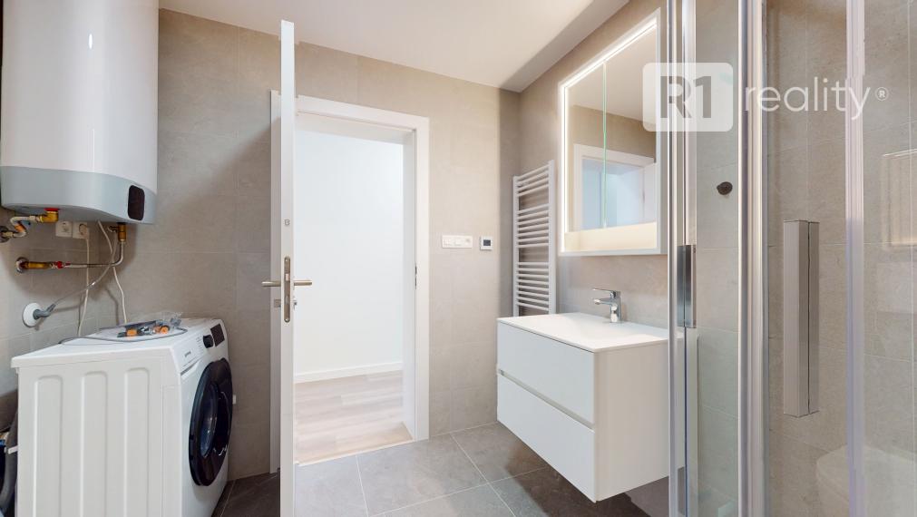 Jedinečný 2 izbový byt 53,2 m2 +2 x balkón, Piešťany-centrum