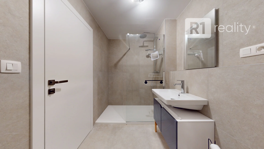 Na prenájom nádherný 2 izbový byt 45 m2 + terasa 15 m2 + 30 m2 predzáhradka / BlueWave Piešťany Banka