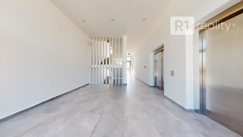 Na prenájom nádherný 2 izbový byt 45 m2 + terasa 15 m2 + 30 m2 predzáhradka / BlueWave Piešťany Banka