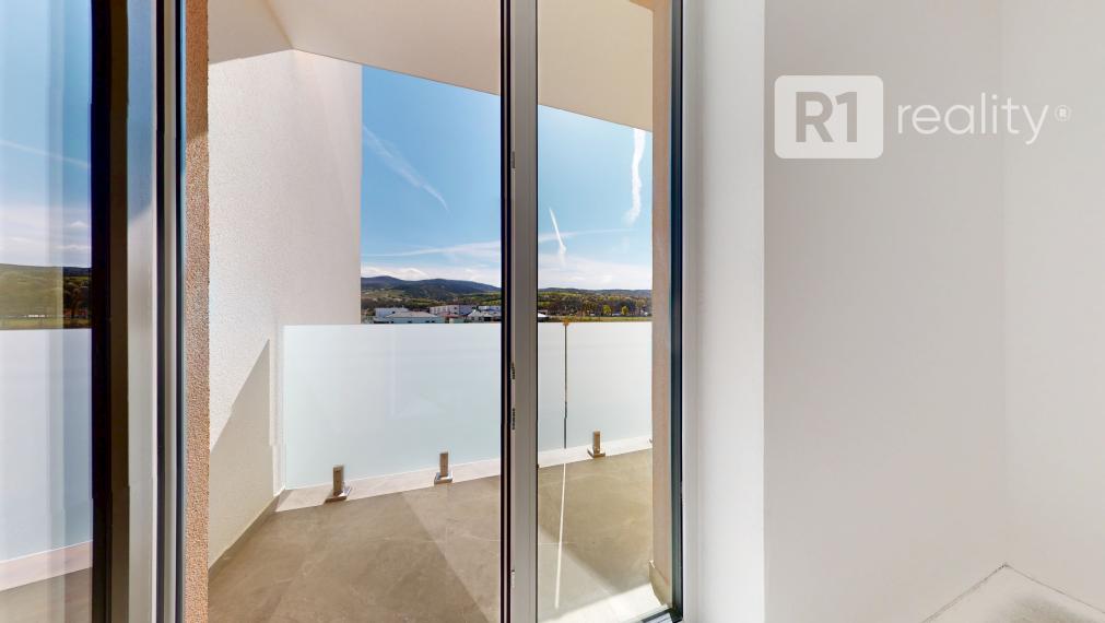 „Luxus, pokoj a investícia v jednom “ Nadštandardný 2 izb. byt / Banka pri Piešťanoch