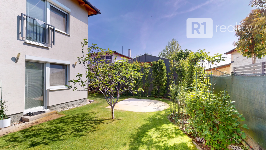 „Ticho, komfort a štýl – bývanie, ktoré má dušu.“ / Rodinný dom Lodenica Piešťany