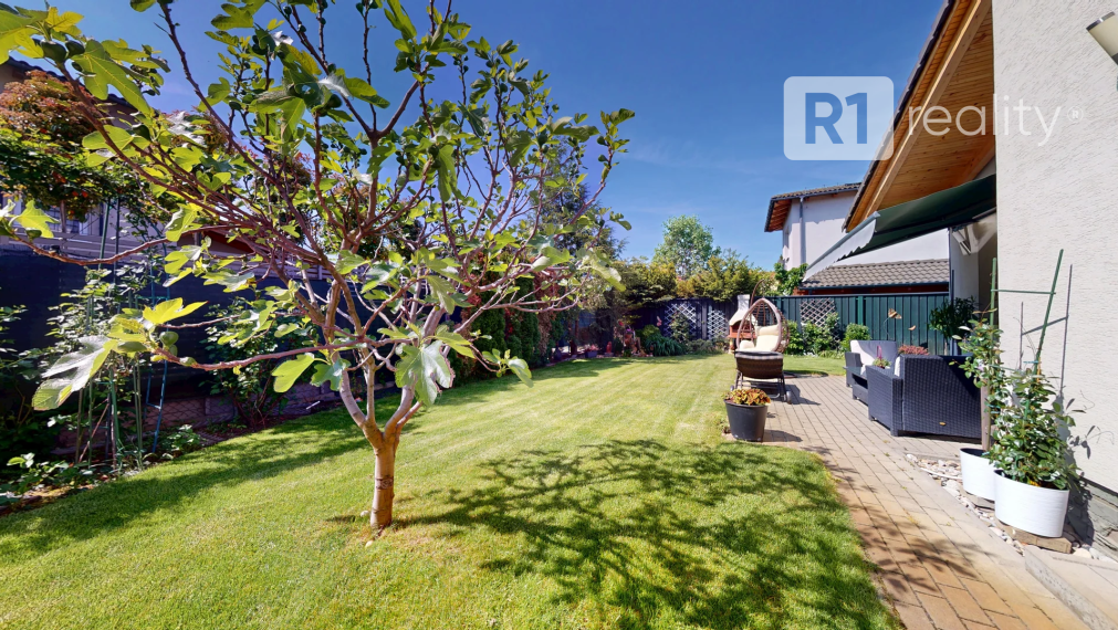 „Ticho, komfort a štýl – bývanie, ktoré má dušu.“ / Rodinný dom Lodenica Piešťany