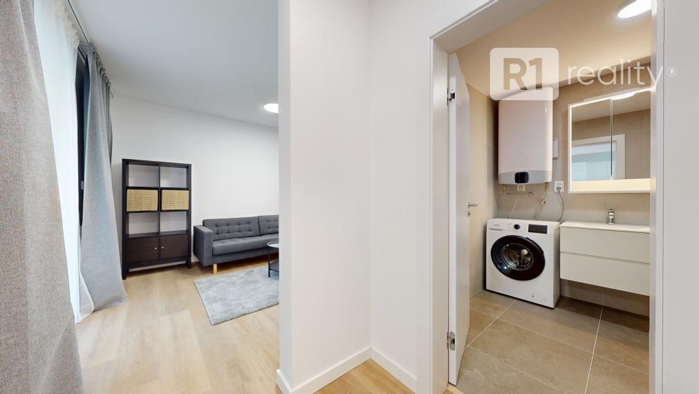 Jedinečný 2 izbový byt 53,2 m2+ 11 m2 terasa + parking, Piešťany-centrum