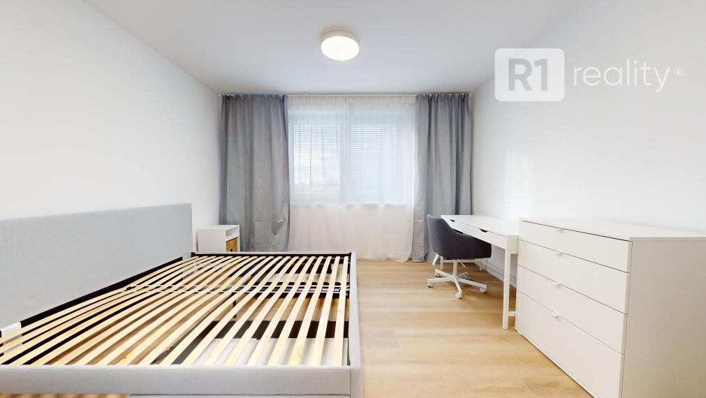 Jedinečný 2 izbový byt 53,2 m2+ 11 m2 terasa + parking, Piešťany-centrum