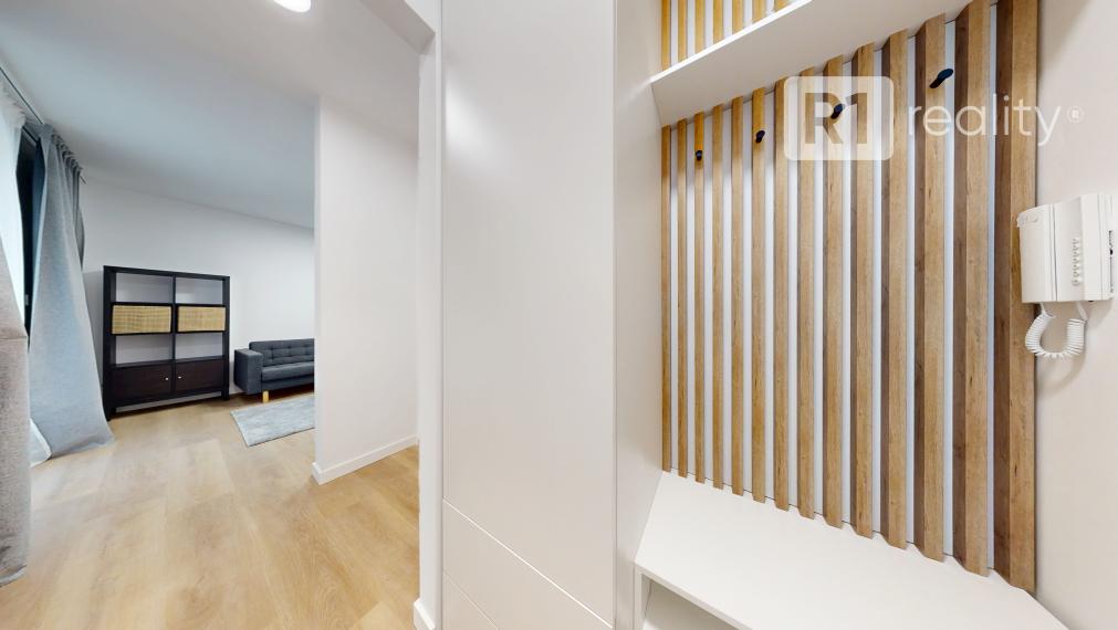 Jedinečný 2 izbový byt 53,2 m2+ 11 m2 terasa + parking, Piešťany-centrum