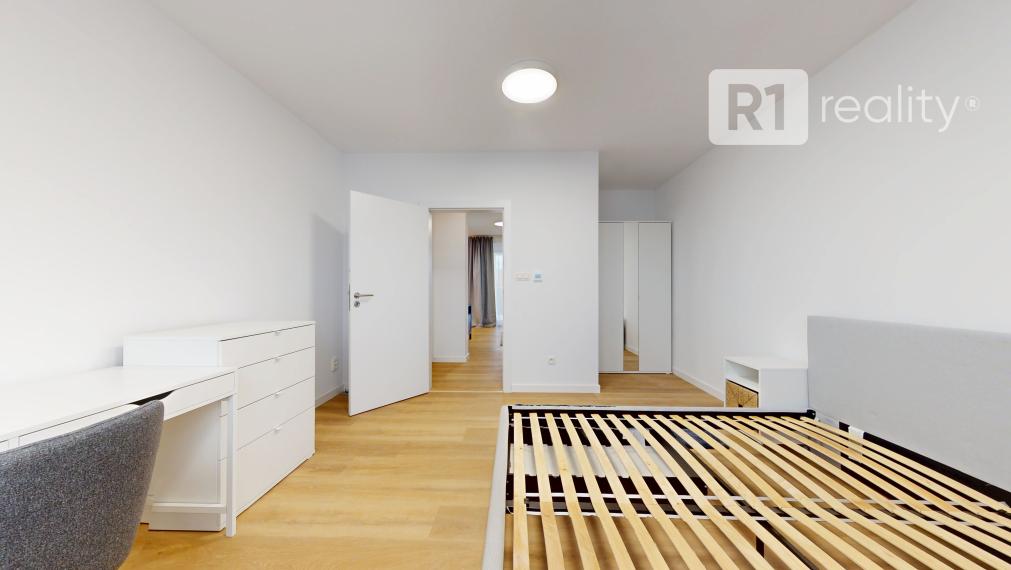 Jedinečný 2 izbový byt 53,2 m2+ 11 m2 terasa + parking, Piešťany-centrum