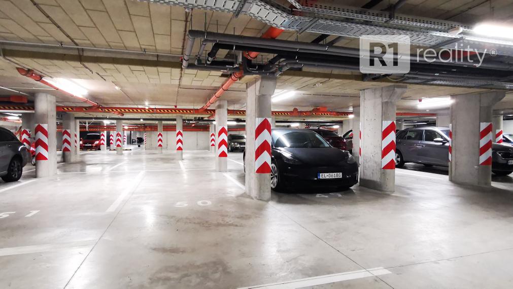 Jedinečný 2 izb. apartmán /V CENE PARKING + PIVNICA/ Bratislava