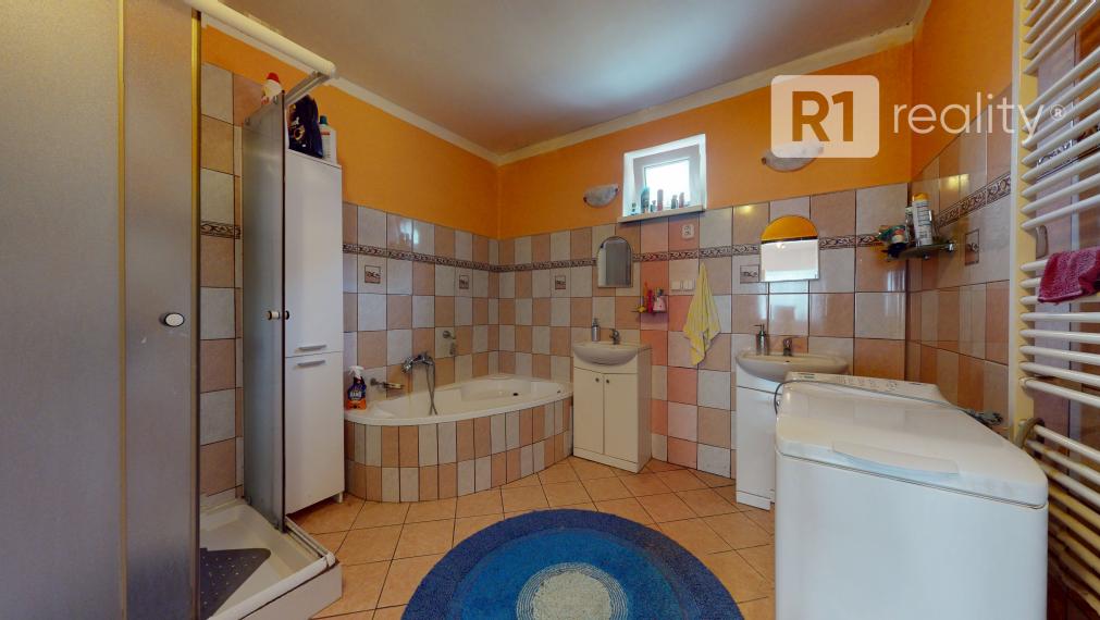 Rodinný dom s veľkým pozemkom 1779 m2 / Vaďovce pri Starej Turej