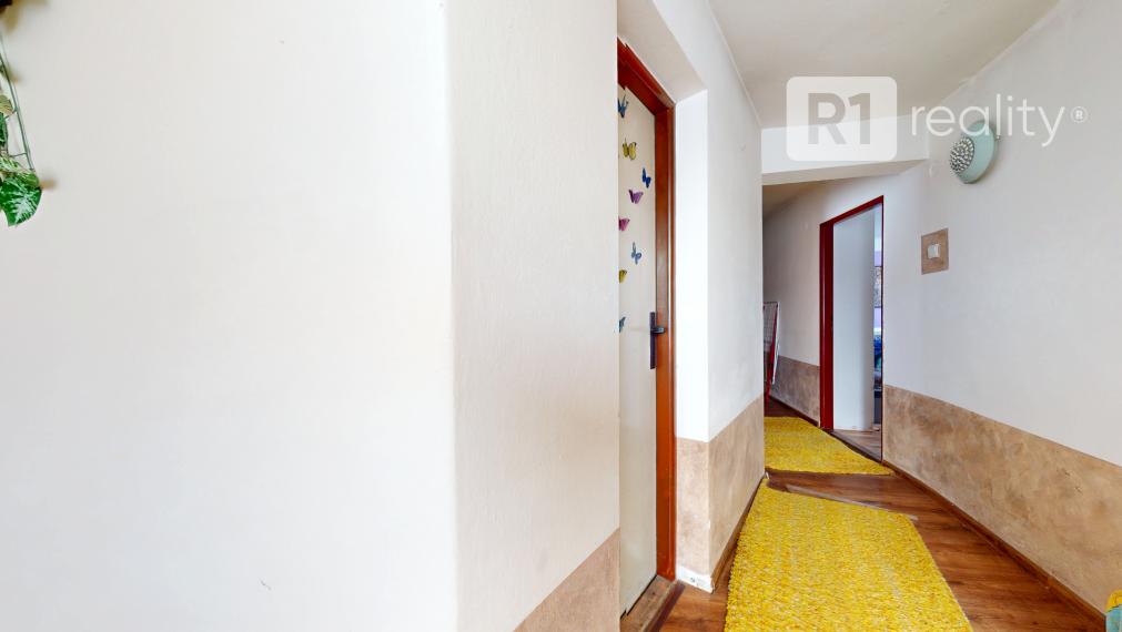 Rodinný dom s veľkým pozemkom 1779 m2 / Vaďovce pri Starej Turej