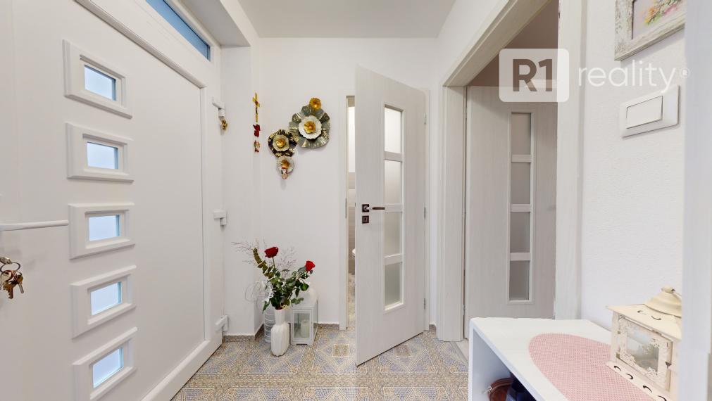 Komfortné 4 izbové bývanie s vlastným pozemkom /vlastný pozemok s dvorom, 229 m2 / Banka / SPA Piešťany