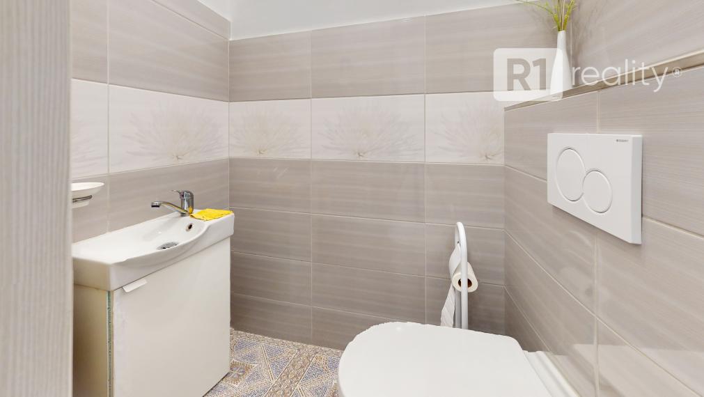 Komfortné 4 izbové bývanie s vlastným pozemkom /vlastný pozemok s dvorom, 229 m2 / Banka / SPA Piešťany