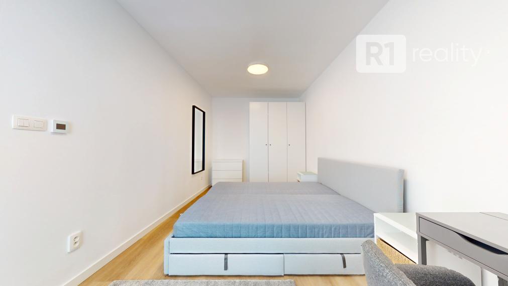 Jedinečný 2 izbový byt 53,2 m2 +2 x balkón, parking, Piešťany-centrum