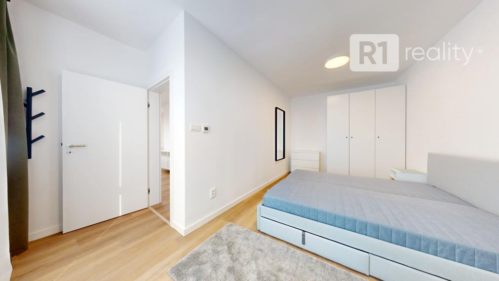 Jedinečný 2 izbový byt 53,2 m2 +2 x balkón, parking, Piešťany-centrum