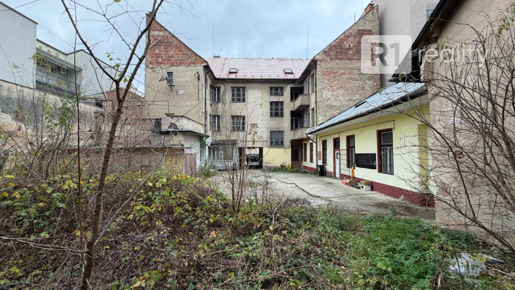 Polyfunkčná budova "U Svätej Anny" /CENTRUM, 786 m2, pozemok výmery 934 m2/ Trenčín