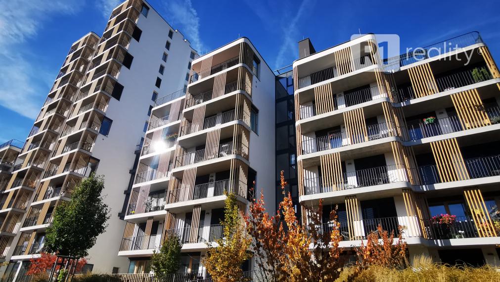 Zariadeny 2 izb. apartmán CE ZA AR  /V CENE PARKING + PIVNICA/ Bratislava