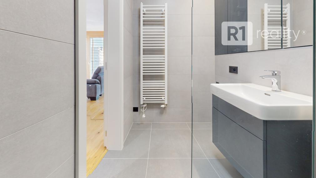 Nový 2 izb. apartmán /V CENE PARKING + PIVNICA/ Bratislava