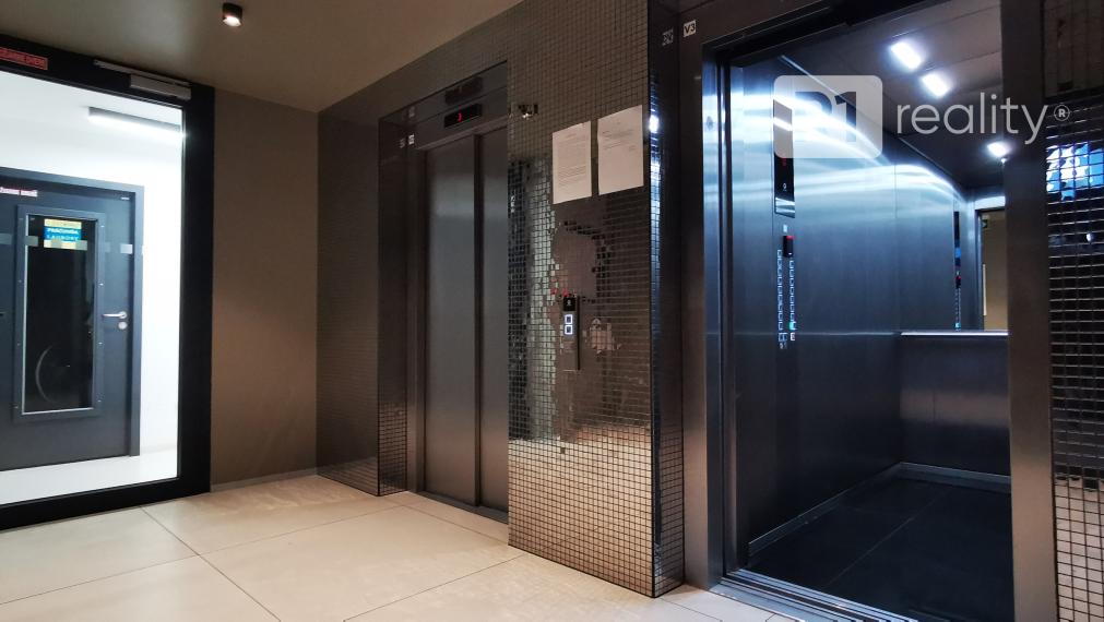 Nový 2 izb. apartmán /V CENE PARKING + PIVNICA/ Bratislava