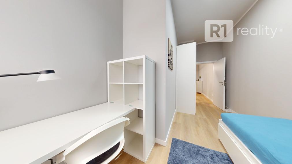 Jedinečný 3 izbový byt 64 m2+ 8 m2 balkóny + parking, Piešťany-centrum