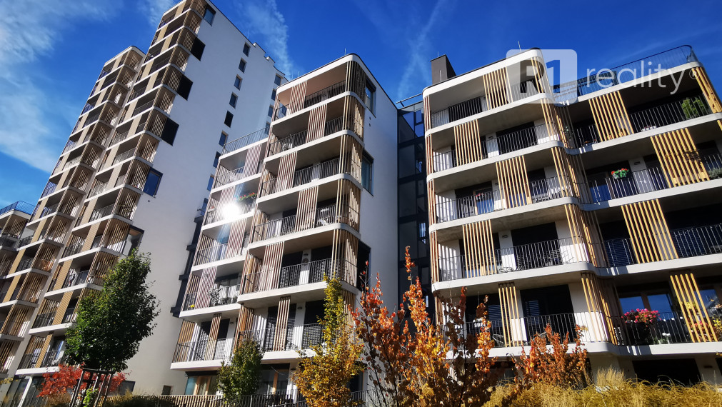 NA PREDAJ klenot medzi nehnuteľnosťami, zariadený 2 izb. apartmán CE ZA AR  /V CENE PARKING + PIVNICA/ Bratislava