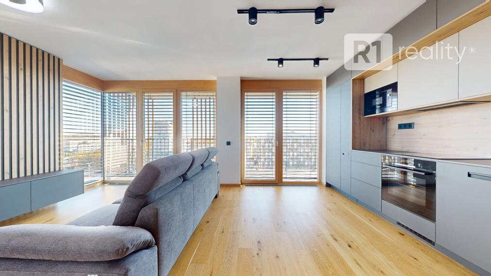 NA PREDAJ klenot medzi nehnuteľnosťami, zariadený 2 izb. apartmán CE ZA AR  /V CENE PARKING + PIVNICA/ Bratislava