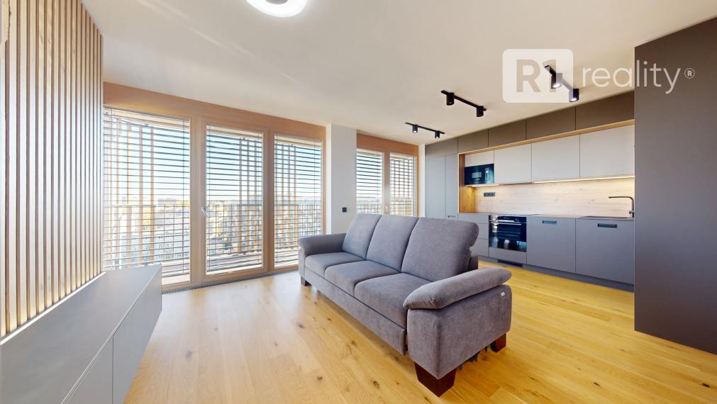 NA PREDAJ klenot medzi nehnuteľnosťami, zariadený 2 izb. apartmán CE ZA AR  /V CENE PARKING + PIVNICA/ Bratislava