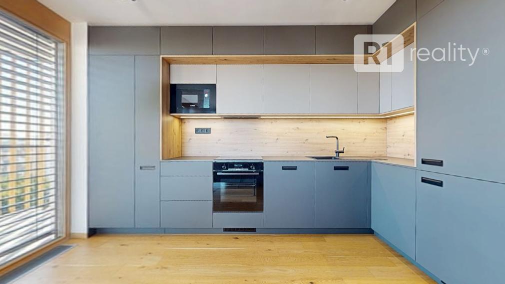 NA PREDAJ klenot medzi nehnuteľnosťami, zariadený 2 izb. apartmán CE ZA AR  /V CENE PARKING + PIVNICA/ Bratislava