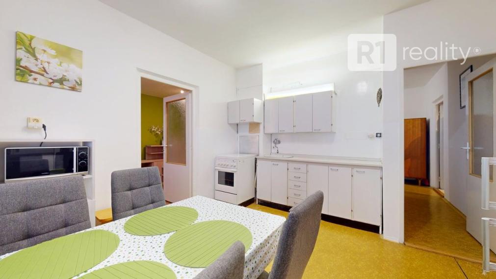 Pekný 3 izbový byt, 75 m2, výťah, balkón, Piešťany pri OD PRIOR